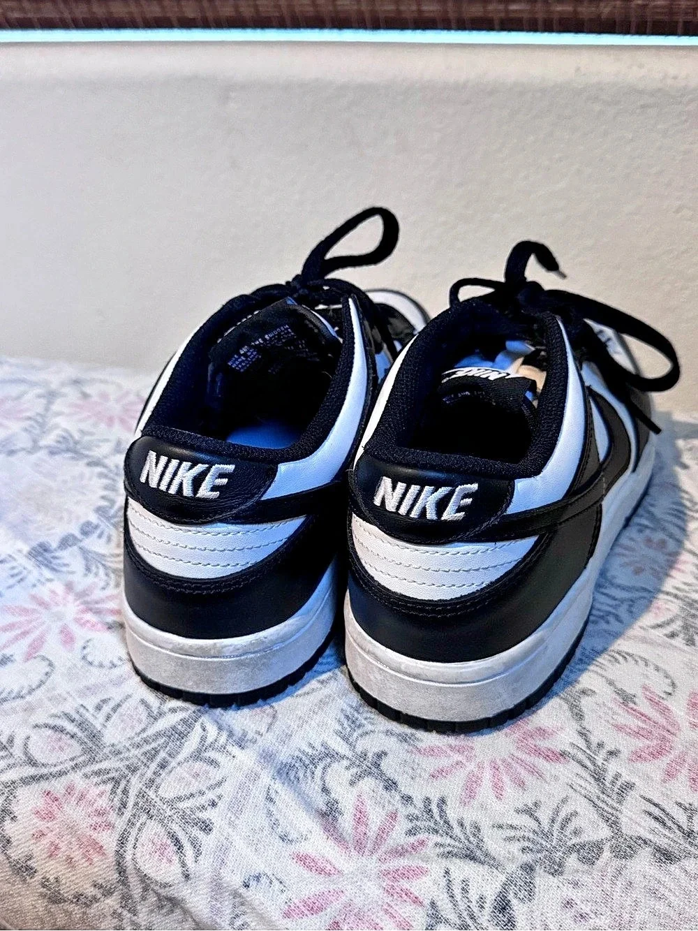 Nike Dunk Low Black & White US 6Y